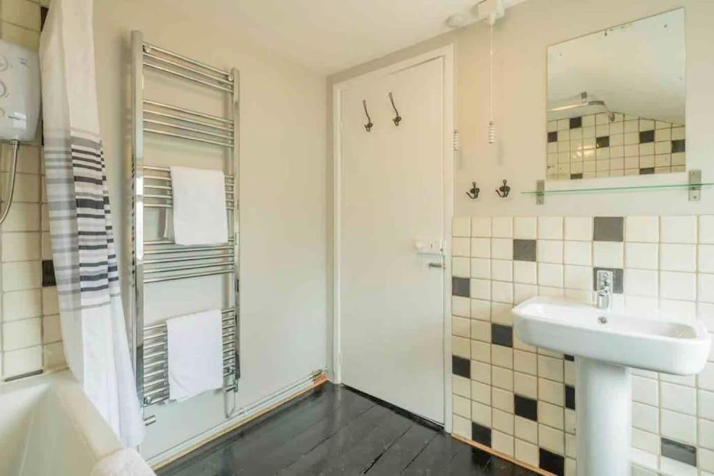 Cambridge 3 Bedroom Flat With Private Parking Eksteriør bilde